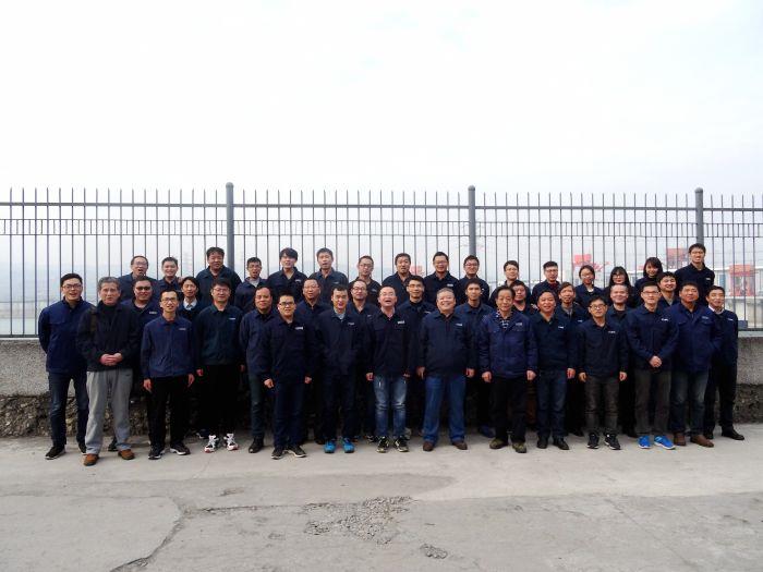 3.葛洲壩電廠機(jī)械水工維修部機(jī)械分部合影 3.葛洲壩電廠機(jī)械水工維修部機(jī)械分部合影